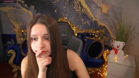 Snapshot of tinynataliee chatting on 8, 3, 2026 tinynataliee online show from 8, 3, 2026