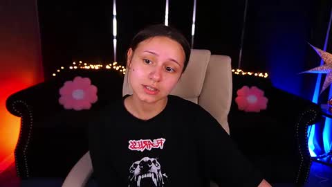 tinynataliee online show from 19, 5, 2026