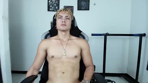 Snapshot of titan_fitness chatting on 2, 7, 2026 Kevin online show from 2, 7, 2026
