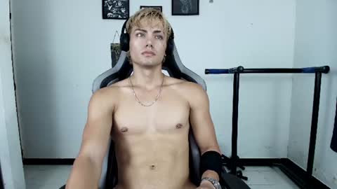 Snapshot of titan_fitness chatting on 9, 8, 2026 Kevin online show from 9, 8, 2026