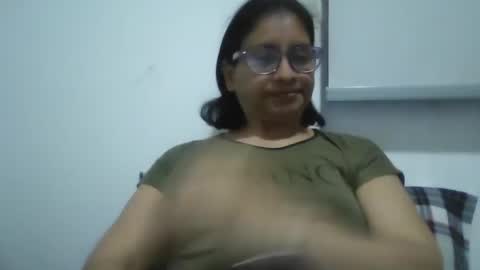 Snapshot of titssmall123 chatting on 28, 9, 2025 Ester online show from 28, 9, 2025