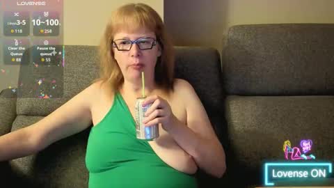 Snapshot of tittylandqc chatting on 28, 4, 2026 tittylandqc online show from 28, 4, 2026