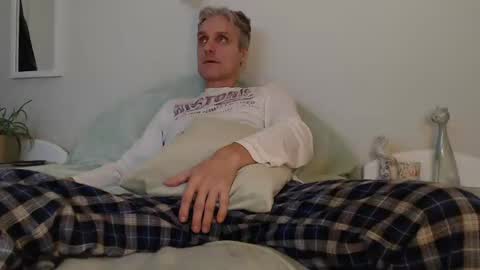 Daniel Bisexual uncut 20cm online show from 25, 12, 2024