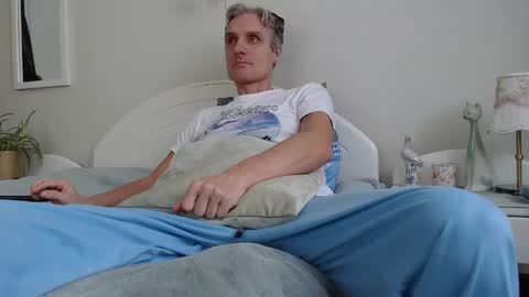 Daniel Bisexual uncut 20cm online show from 5, 1, 2025