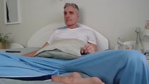 Daniel Bisexual uncut 20cm online show from 11, 1, 2025