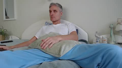 Daniel Bisexual uncut 20cm online show from 19, 1, 2025