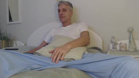 Daniel Bisexual uncut 20cm online show from 19, 1, 2025