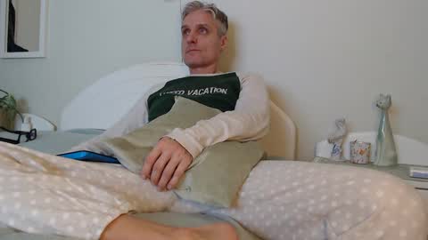 Daniel Bisexual uncut 20cm online show from 2, 2, 2025