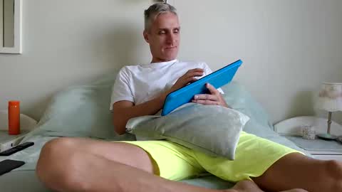 Daniel Bisexual uncut 20cm online show from 27, 9, 2025