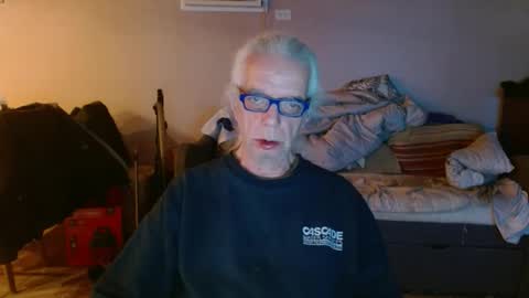 tom112292014 online show from 11, 3, 2025