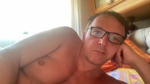 Snapshot of tom6644 chatting on 12, 7, 2026 Tom online show from 12, 7, 2026