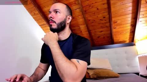 Snapshot of tom_bailey_ chatting on 19, 1, 2026 online show from 19, 1, 2026