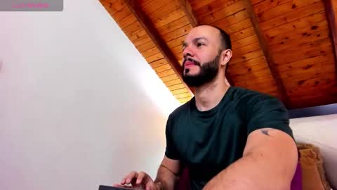 Snapshot of tom_bailey_ chatting on 9, 2, 2026 online show from 9, 2, 2026