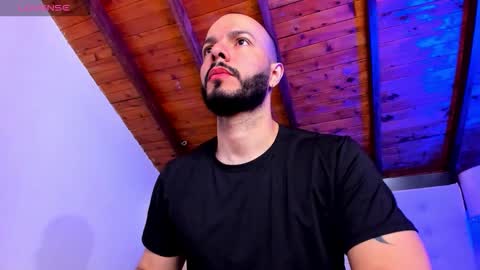 Snapshot of tom_bailey_ chatting on 2, 3, 2026 online show from 2, 3, 2026