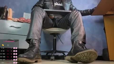 Snapshot of tom_brown12 chatting on 5, 2, 2026 Tom online show from 5, 2, 2026