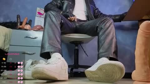 Snapshot of tom_brown12 chatting on 26, 2, 2026 Tom online show from 26, 2, 2026