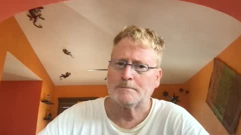 Snapshot of tomascausa chatting on 20, 10, 2025 Hola online show from 20, 10, 2025