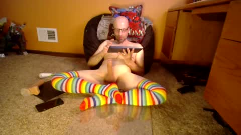 TomBomb13 online show from 8, 9, 2025