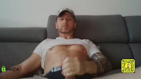 Snapshot of tomhardic chatting on 14, 1, 2025 TOM online show from 14, 1, 2025