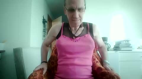 Snapshot of tomislav321 chatting on 8, 4, 2026 tomislav321 online show from 8, 4, 2026
