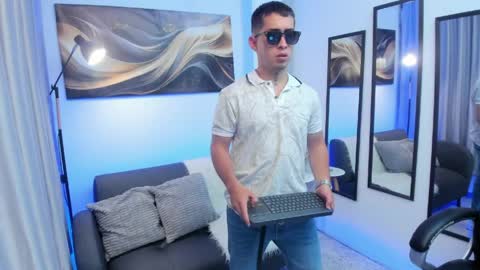 Tomas online show from 11, 4, 2026