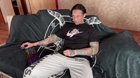 Snapshot of tommy__gun_ chatting on 4, 2, 2025 Tommy and Katana online show from 4, 2, 2025