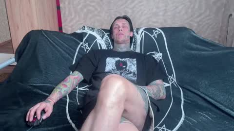 Snapshot of tommy__gun_ chatting on 5, 3, 2025 Tommy and Katana online show from 5, 3, 2025