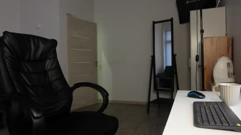  tommy burnzzz  online show from 17, 12, 2025