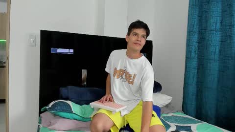   online show from 4, 10, 2025