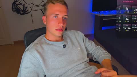 Snapshot of tommy_cumfinger chatting on 13, 12, 2024 Tommy online show from 13, 12, 2024