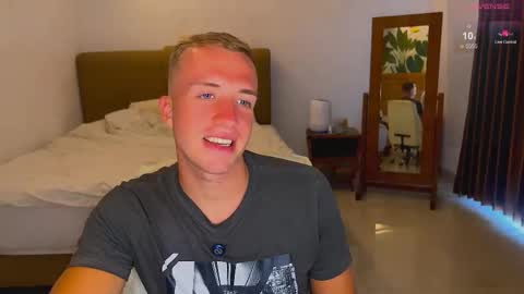 Snapshot of tommy_cumfinger chatting on 18, 9, 2025 Tommy online show from 18, 9, 2025