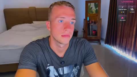 Snapshot of tommy_cumfinger chatting on 25, 9, 2025 Tommy online show from 25, 9, 2025