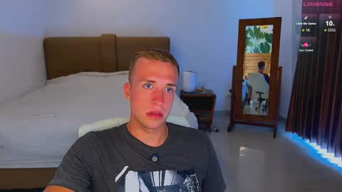 Snapshot of tommy_cumfinger chatting on 26, 9, 2025 Tommy online show from 26, 9, 2025