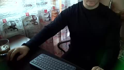 Snapshot of tommy_li_2 chatting on 4, 1, 2025 Tommi Li online show from 4, 1, 2025