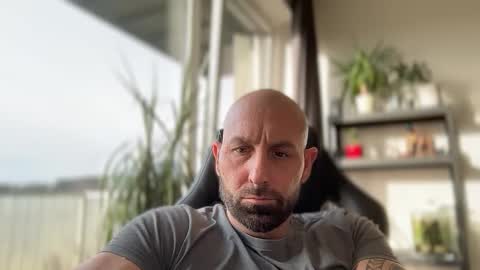 Thomas Fit online show from 8, 3, 2026