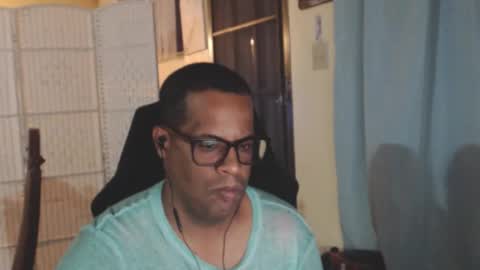 Snapshot of toni2814 chatting on 25, 4, 2026 Antonio online show from 25, 4, 2026