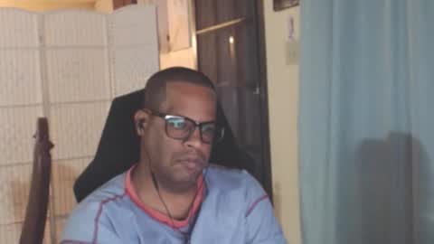 Snapshot of toni2814 chatting on 10, 5, 2026 Antonio online show from 10, 5, 2026