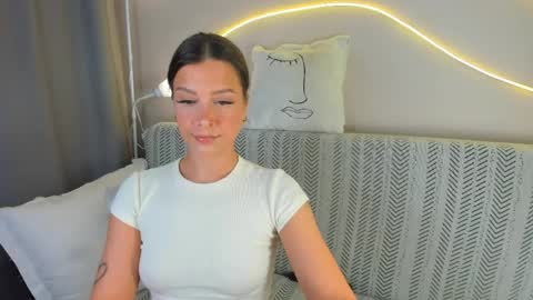 Snapshot of tony_hailey chatting on 13, 5, 2026 Lisa online show from 13, 5, 2026