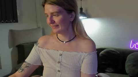 Snapshot of tonyameow chatting on 5, 7, 2026 Tonya online show from 5, 7, 2026