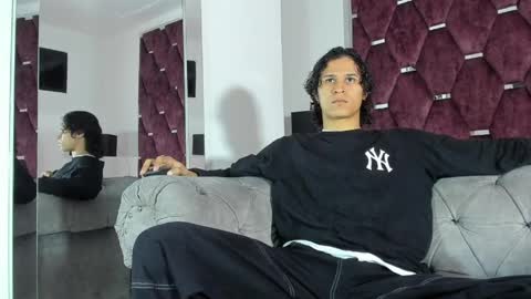 Snapshot of tonybenedetti chatting on 13, 4, 2026 Tony Benedetti online show from 13, 4, 2026