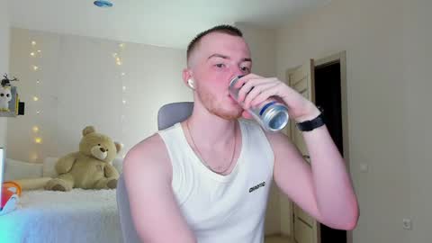 Snapshot of toohornyserj chatting on 17, 12, 2024 toohornyserj online show from 17, 12, 2024