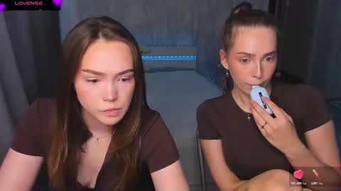 Snapshot of top_twins chatting on 10, 6, 2026 Yara online show from 10, 6, 2026
