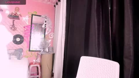 Snapshot of torispace chatting on 1, 3, 2025 ToriSpace online show from 1, 3, 2025