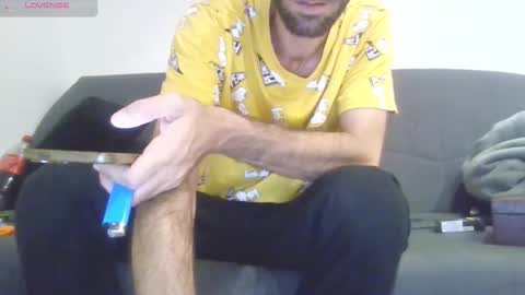 Snapshot of toulonnais83200 chatting on 2, 11, 2025 toulonnais83200 online show from 2, 11, 2025