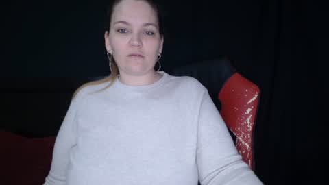 Snapshot of toxiclilly chatting on 17, 6, 2026 Lilly Miss Mistress Goddess Maam Queen Boss online show from 17, 6, 2026