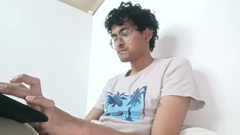 Snapshot of toy_sweet chatting on 13, 5, 2026 Xander online show from 13, 5, 2026