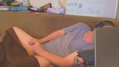 Snapshot of toyboy5546 chatting on 18, 10, 2025 Toyboy online show from 18, 10, 2025