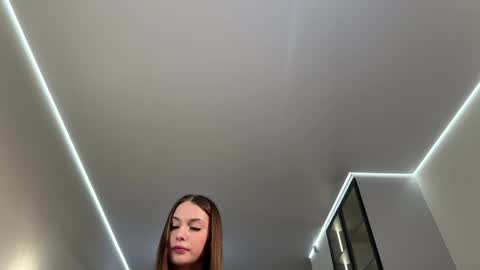 Snapshot of traciblow chatting on 29, 4, 2026 Rebeca online show from 29, 4, 2026