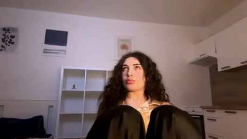 Snapshot of tracithetford chatting on 31, 7, 2026 Alex3 online show from 31, 7, 2026