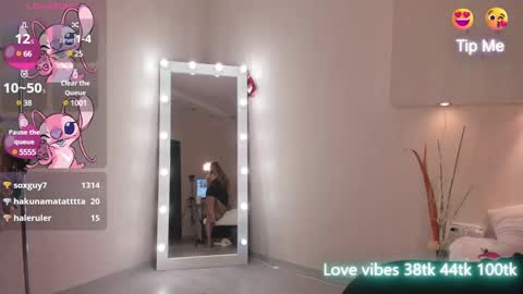 Snapshot of tracy_tay1or chatting on 8, 1, 2025 Tracy GMT2 Mon 3 AM - 4 PM Tue 3 AM - 4 PM Wed 3 AM - 4 PM Thur 3 AM - 4 PM Fri 3 AM - 4 PM online show from 8, 1, 2025